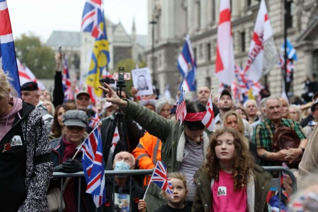 Massive demonstrasjoner i London er ingen nyhet for Dagsrevyen