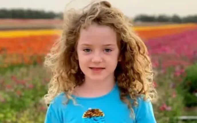 Idag for ett år siden ble Emily (8) kid&shy;nappet. Da hun ble løs&shy;latt kunne hun ikke snakke