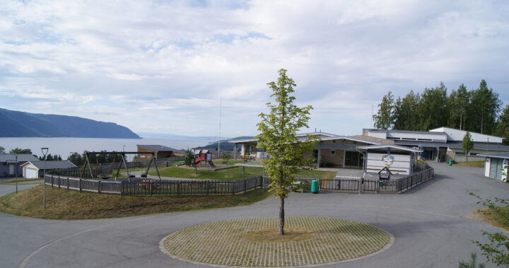 Opprør mot skole&shy;­nedleggelser på grunn­planet i Ap