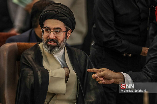 Iran: Khamenei alvorlig syk, sønnen mest sannsynlige efterfølger