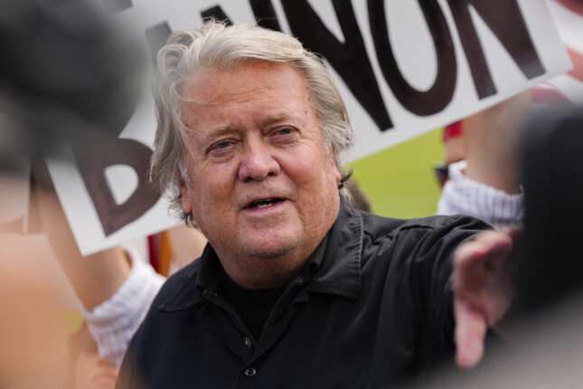 Steve Bannon er fri