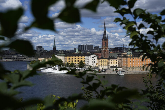 Sverige rives fra hverandre av migranter som ikke kan forsørge seg selv