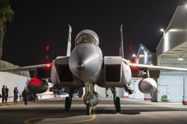 Israel sprengte militærmål i Iran: Terger med bilder av kvinnelige jagerflypiloter