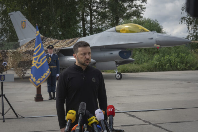 Ukraina kriger på to fronter: Mot russere og egen korrupsjon