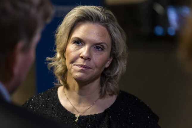 Listhaug tordner mot null kontroll over bistands-penger til tankesmier: «Sjokkerende!»
