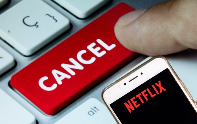 Dramatisk økning i Netflix-avbestillinger etter donasjon på 7 millioner dollar til Harris