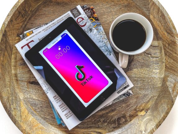 TikTok-moderatorer mister jobben – går over til KI