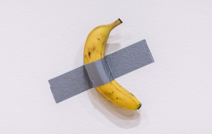 Banan på veggen solgt for millioner som kunstverk