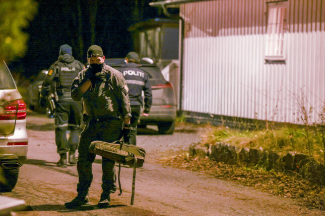 Ung mann alvorlig skadet i kniv&shy;stikking på Mortensrud i Oslo