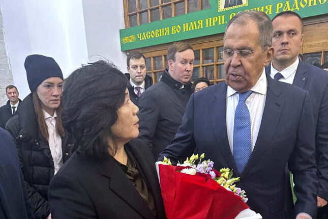 Nord-Koreas utenriksminister: –&NoBreak;&nbsp;Vi skal hjelpe Russland til seier