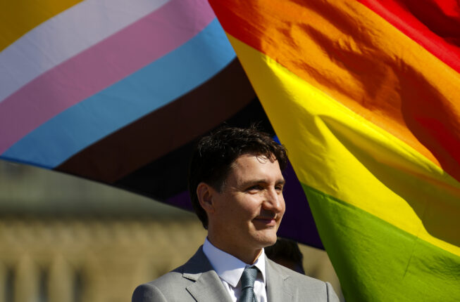 By i Ontario uten flaggstang bøte&shy;legges for ikke å flagge for Pride