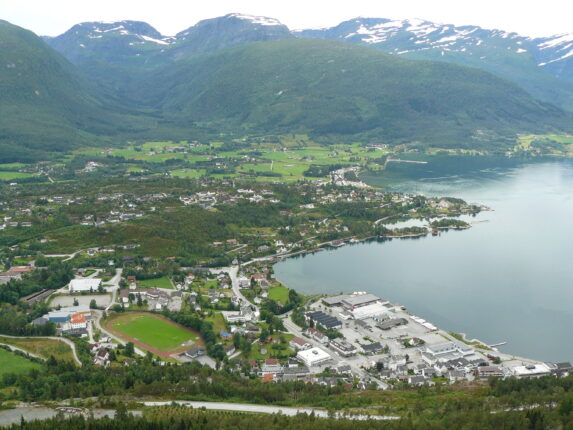 Selv i Gloppen er det knivstikking