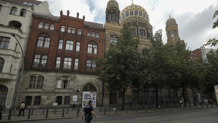 Berlin: – Det finnes ikke åpent jødisk liv uten politi­beskyttelse!