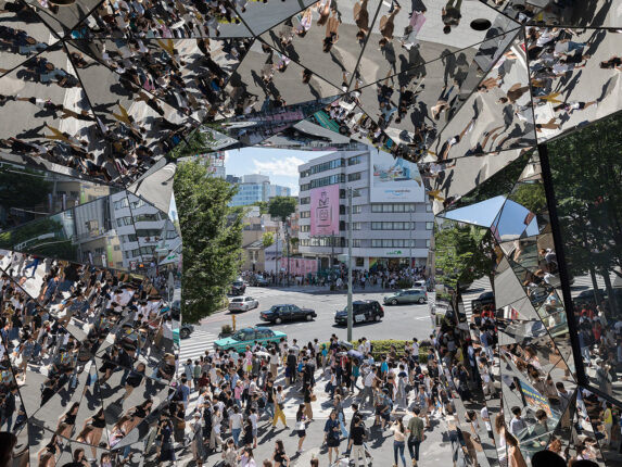 Tokyo innfører fire dagers arbeids&shy;uke for å gi unge familier tid til å lage barn