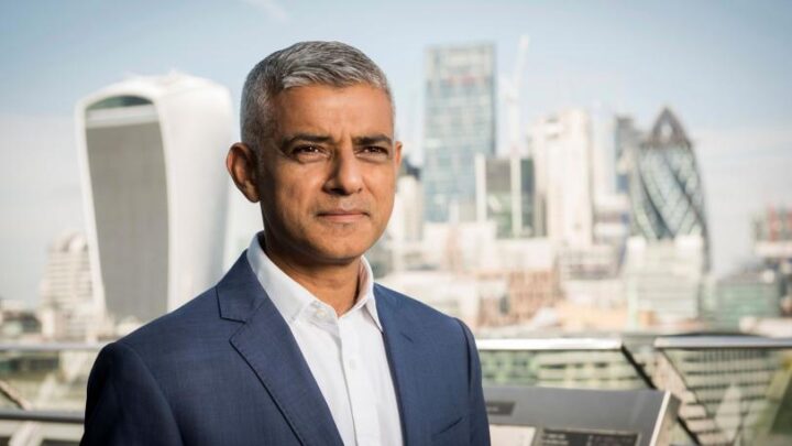 Starmer adler Sadiq Khan som «belønning for fiasko»