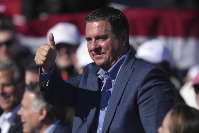 Devin Nunes inn som rådgiver for Trump om e-tjenestene