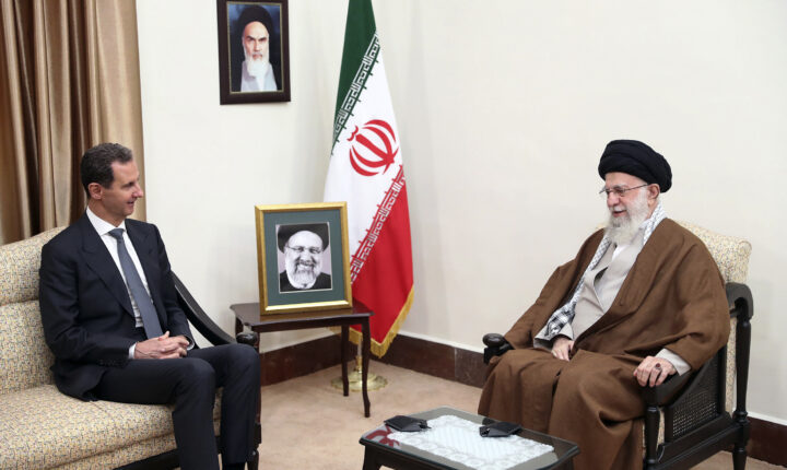 Khamenei: Assads fall skyldes en sionistisk sammensvergelse