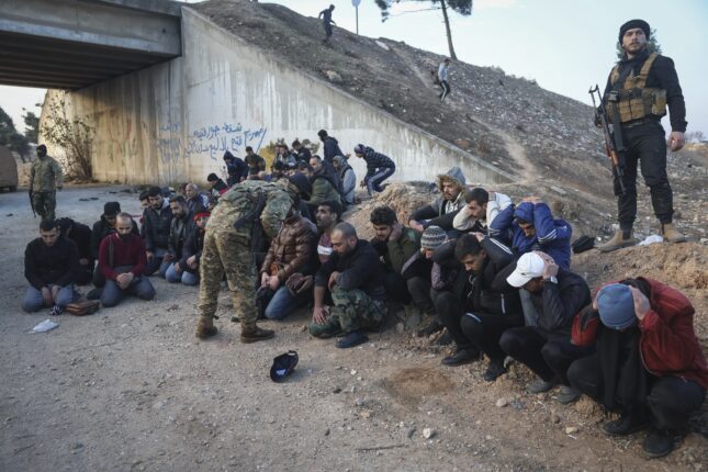 Assad har kanskje flyktet, men Syrias fremtid er fortsatt usikker