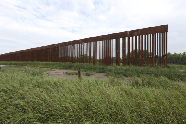 Texas sikrer seg materialer for å bygge Trumps grensemur