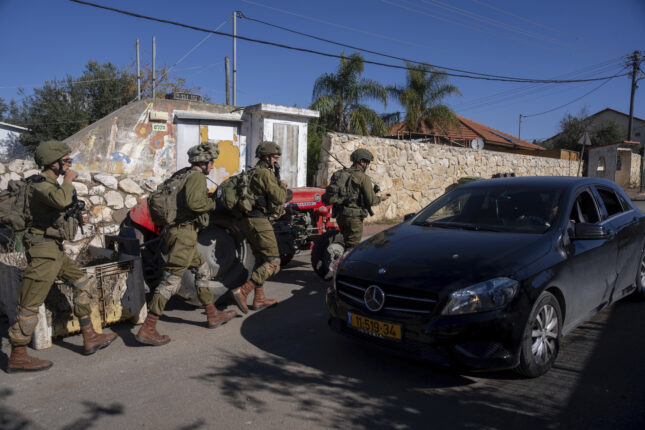 Hizbollah har angrepet israelsk stilling ved grensen, våpen&shy;hvilen henger i en tynn tråd