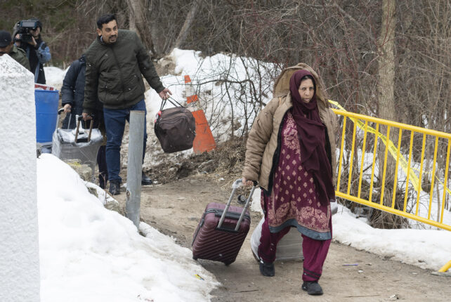 Nesten halvparten støtter masse&shy;deportasjoner fra Trudeaus Canada