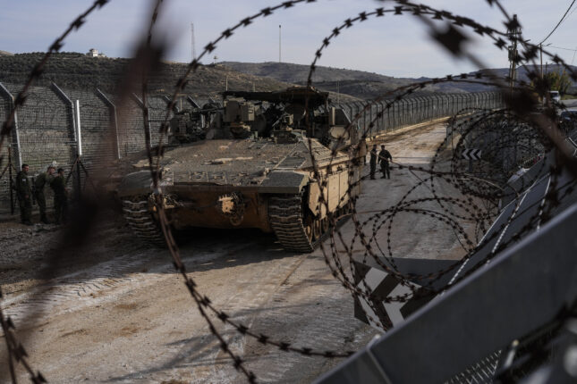 Israel avviser rapporter om at stridsvogner har gått inn i Syria