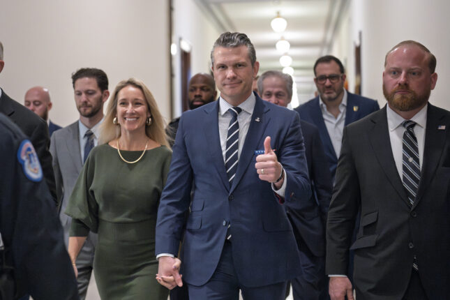 Hegseth blir trolig akseptert som statsråd etter støtte fra Joni Ernst