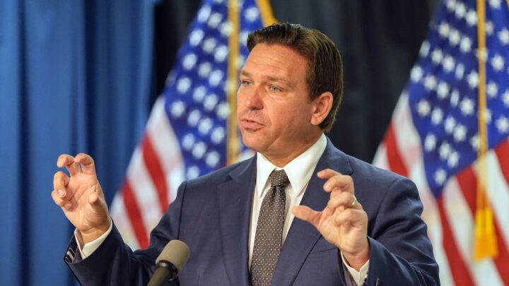Wall Street Journal: Trump vurderer Ron DeSantis som forsvars­minister