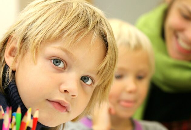 «Skolen kan ikke lenger gi en definisjon på hva en kvinne og en mann er»