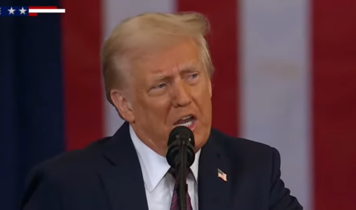 Donald Trump: Erklærer unntakstilstand, sender militæret til grensen