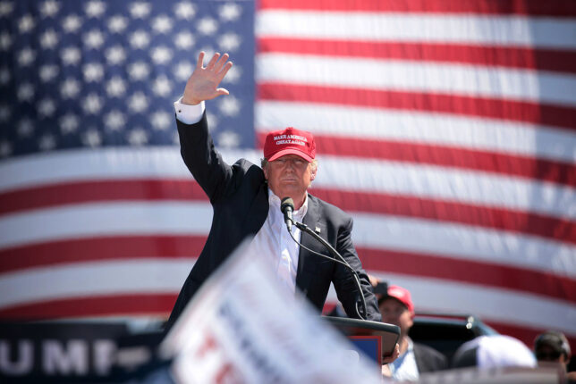 Trump forbyr opprettelse av en digital sentral&shy;bank&shy;valuta