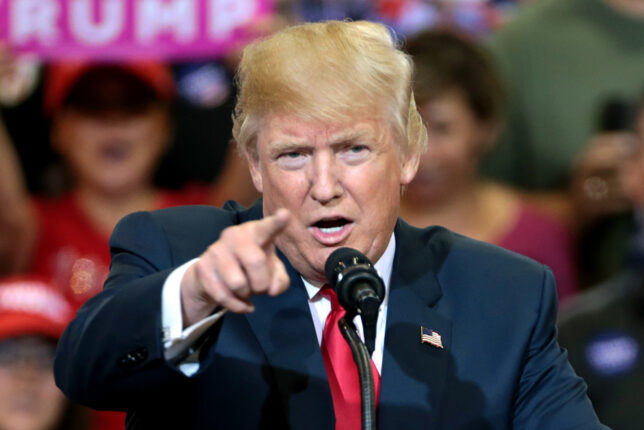 Trump foreslår å fjerne føderal inntekts&shy;skatt og erstatte den med toll