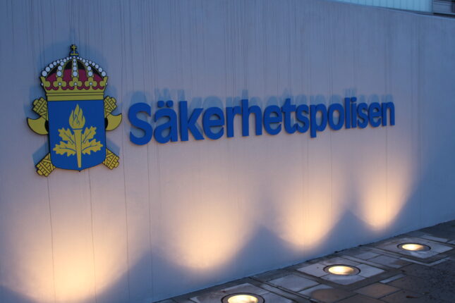 Sverige utviser shiamuslimsk imam som angivelig har spionert for Iran