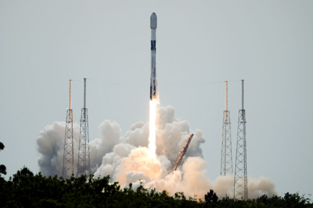 Musk gir gratis internett med Starlink og Cybertrucks
