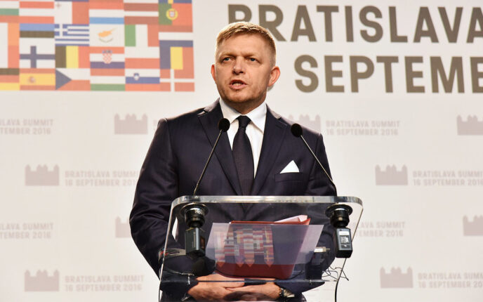 Slovakias stats&shy;minister beskylder Zelenskyj for tigging og utpresning