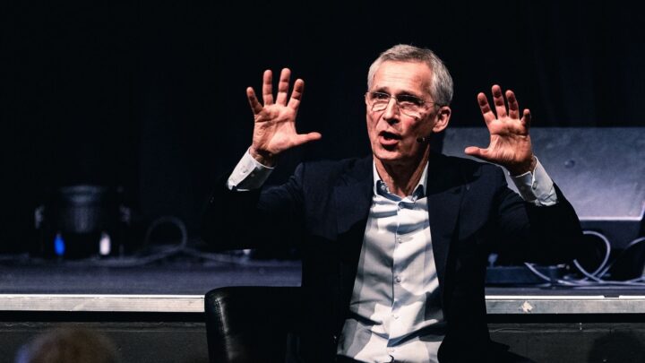 Jens Stoltenberg advarte mot dagens strøm&shy;politikk i 2016: – Miljøindustrielt kompleks