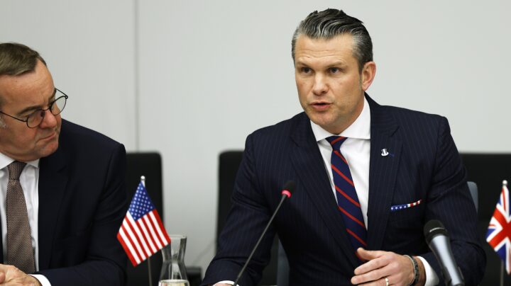 Hegseth: – Europa må passe seg selv. USA har nok med Kina