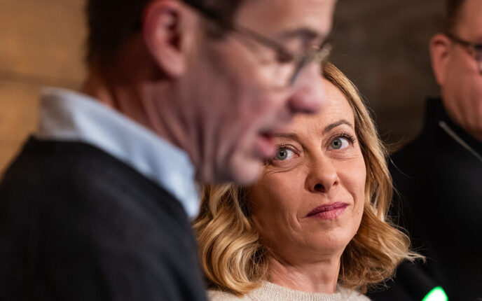 Sverige slutter seg til Italias plan for å stanse ulovlig migrasjon til Europa