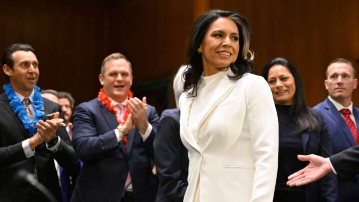 Tulsi Gabbard god&shy;kjent som USAs nye etter&shy;retnings&shy;direktør