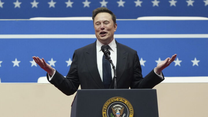 Rettsvesenet starter forsvars&shy;krigen mot Trump og Musk
