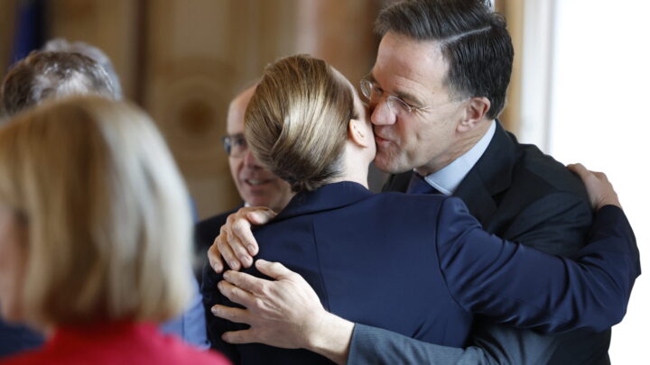 Liberalismen kveler demokratiet
