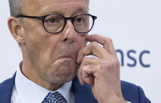 Merz leker med at USA svikter Europa