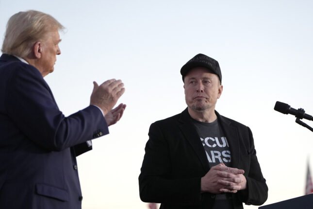 Føderalt ansatte sier opp i stedet for å hjelpe Musk og DOGE