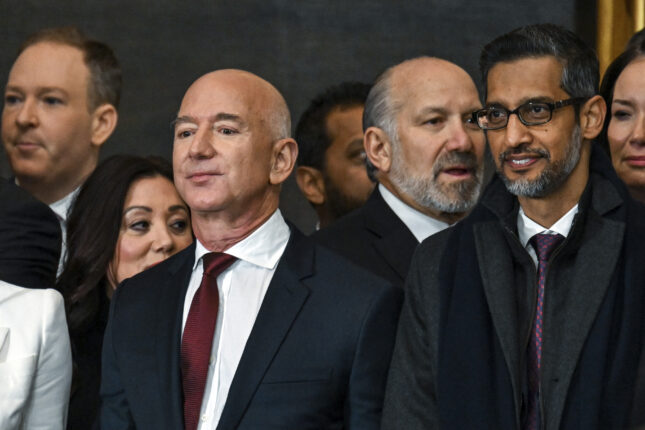 Først var det Elon, nå er det Bezos. Aftenposten steiler