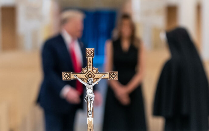Presidentordre: Trump oppretter «tros&shy;kontor» som skal bekjempe «anti-kristne for&shy;dommer»