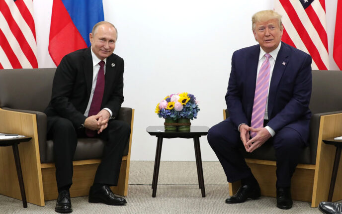 Putin åpen for Trumps forslag om 50 prosents gjen&shy;sidig reduksjon av våpen&shy;utgiftene