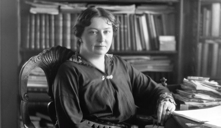 Portrett av forfatteren Sigrid Undset (1923).
