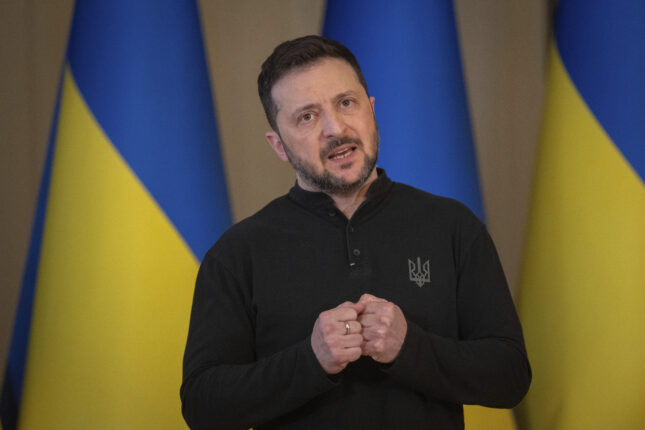 Putin planlegger ny bakke&shy;invasjon i Ukraina, hevder Zelenskyj