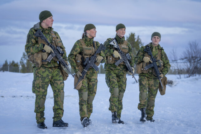 Ungdomspartier vil kutte i bistand og klima til fordel for Forsvaret