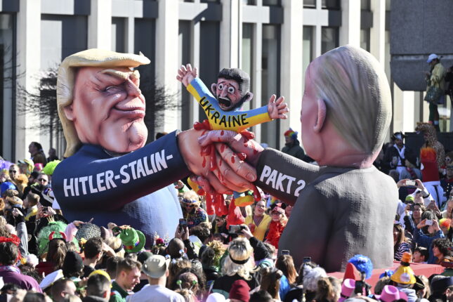 USA setter våpen&shy;leveransene til Ukraina på pause inntil Zelenskyj er forhandlings&shy;villig